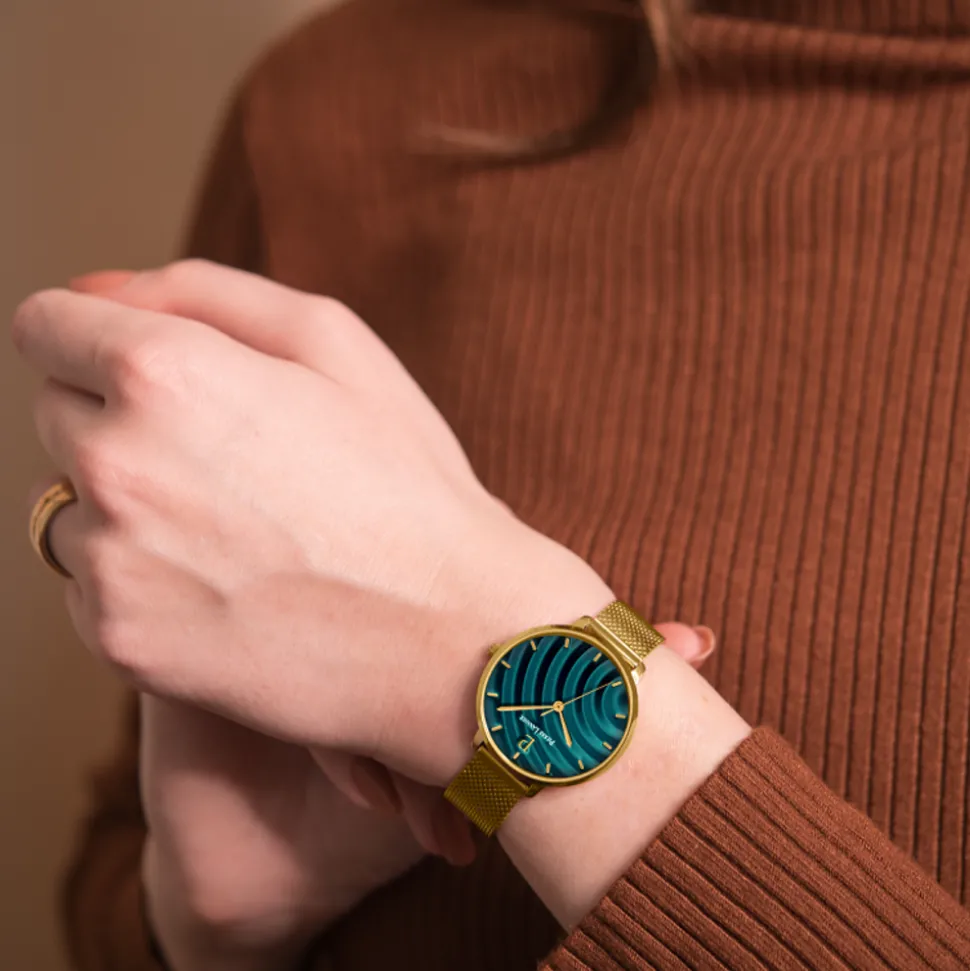 Montre Femme BETTY Cadran Vert Bracelet Acier milanais Doré