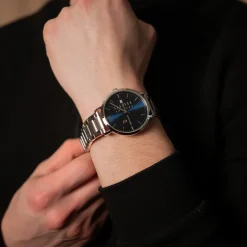Montre Homme DATA Cadran Bleu Bracelet Acier  Argenté